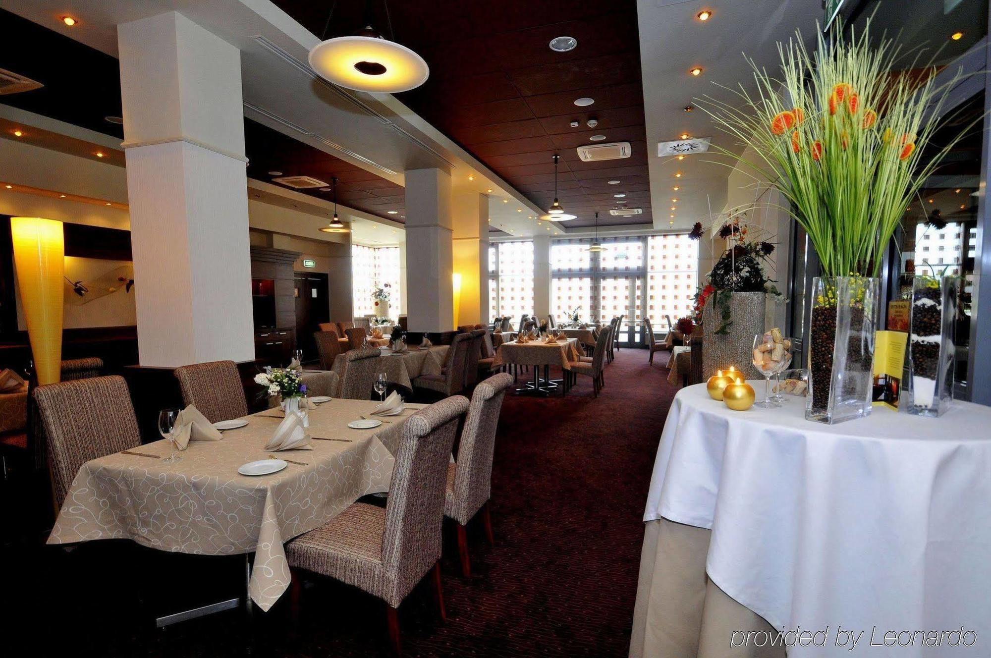 Hotel Teczowy Mlyn Кельце Экстерьер фото